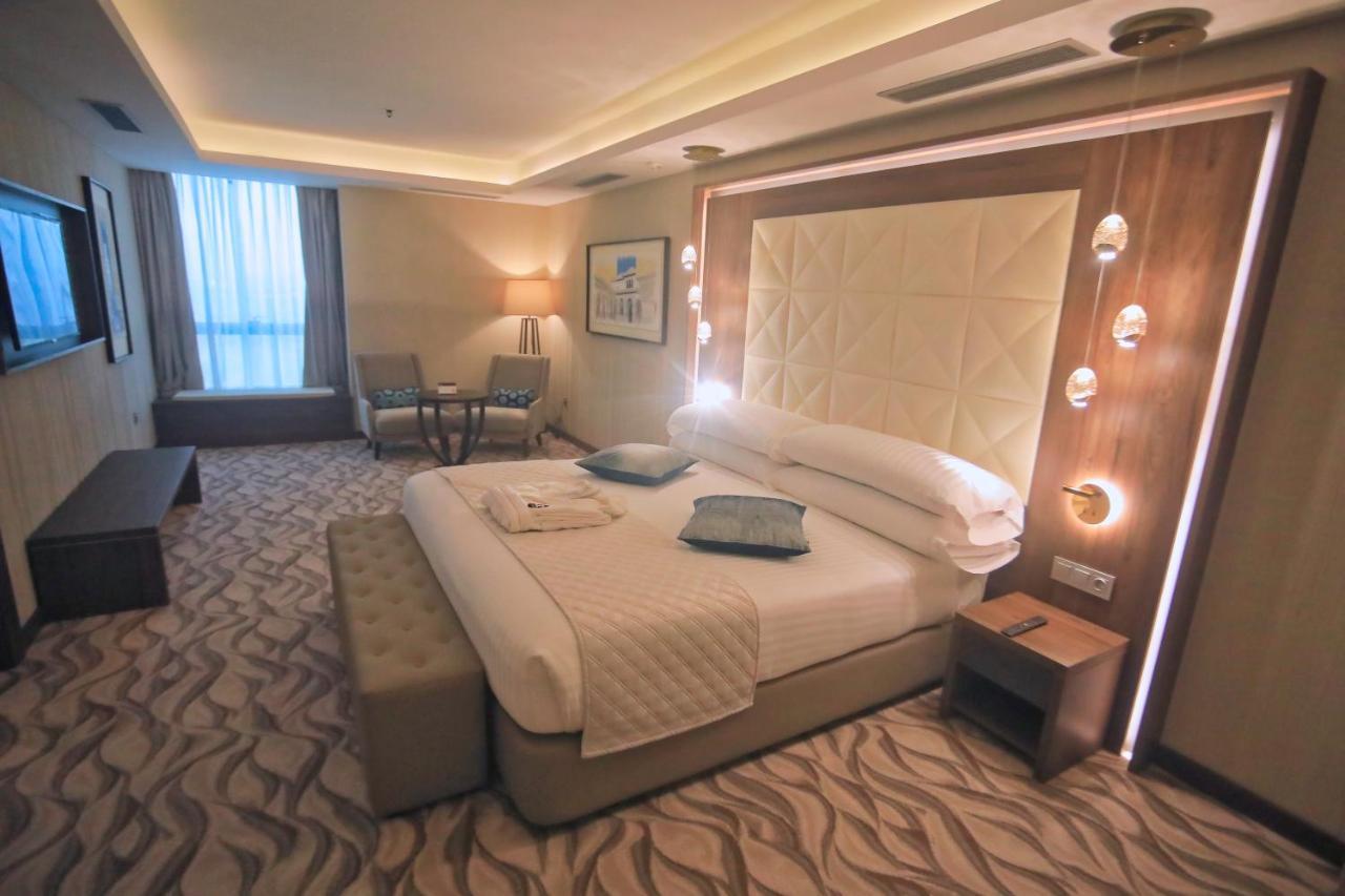 Az Hotels Grand Oran Es Senia Eksteriør bilde