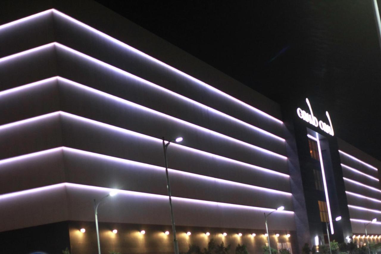 Az Hotels Grand Oran Es Senia Eksteriør bilde
