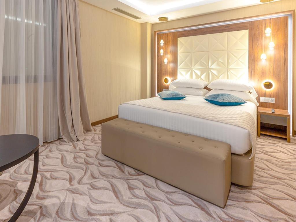 Az Hotels Grand Oran Es Senia Eksteriør bilde