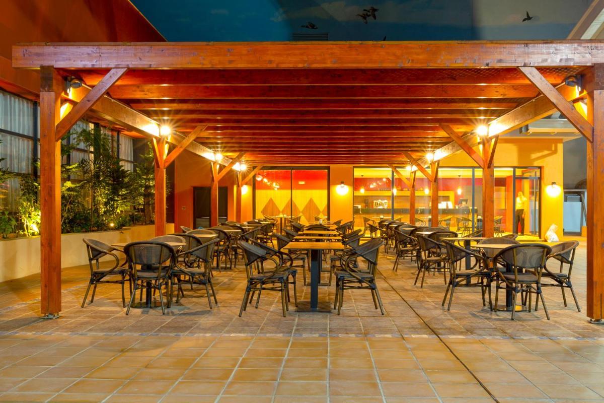 Az Hotels Grand Oran Es Senia Eksteriør bilde
